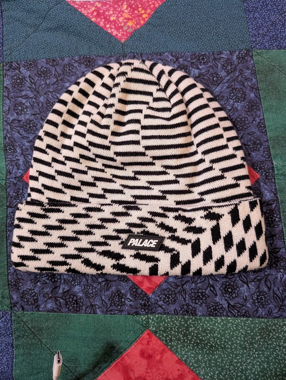 Palace Skateboards Warp Geometric Knit Optical Illusion Beanie Black White OS